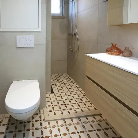 Stunning In With Kitchen Ostend